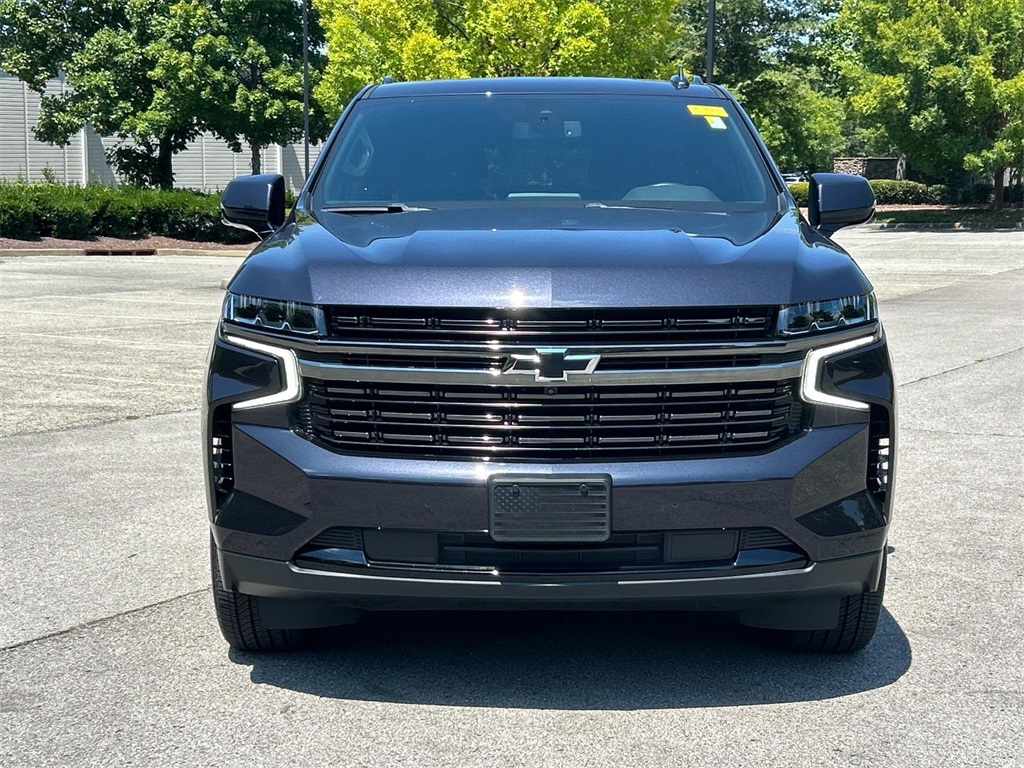 2022 Chevrolet Suburban RST photo 2
