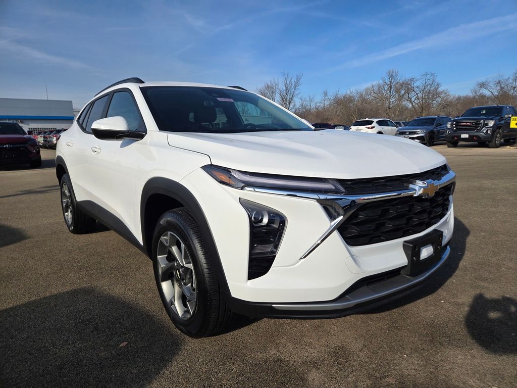 2025 Chevrolet Trax LT's photo