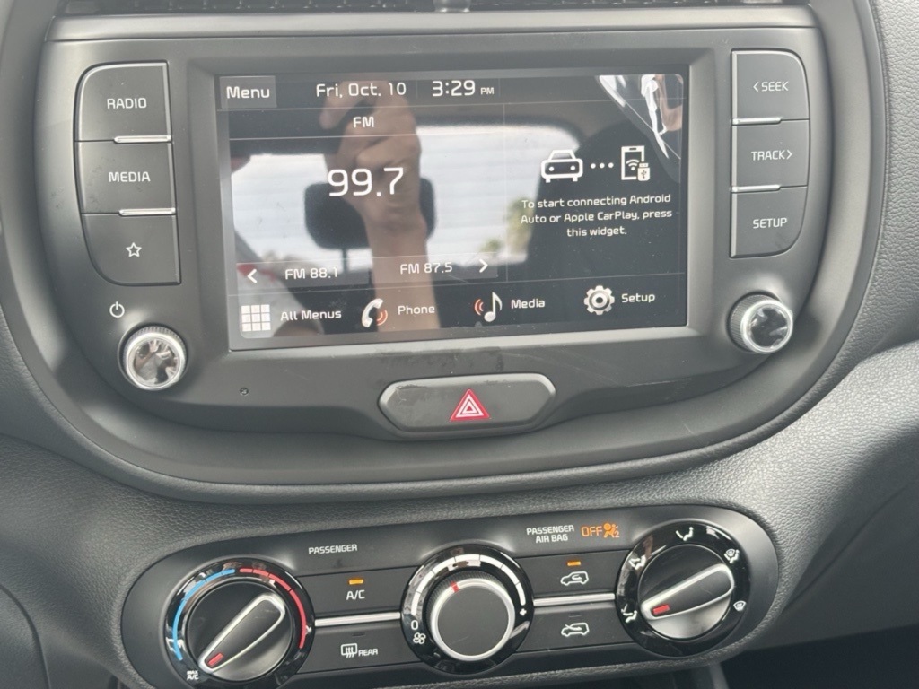 2025 Kia Soul LX S photo 3