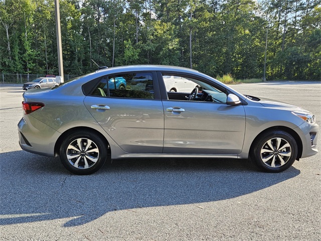 2022 Kia Rio S photo 12