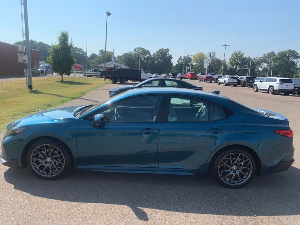 2026 Toyota Camry SE photo 4