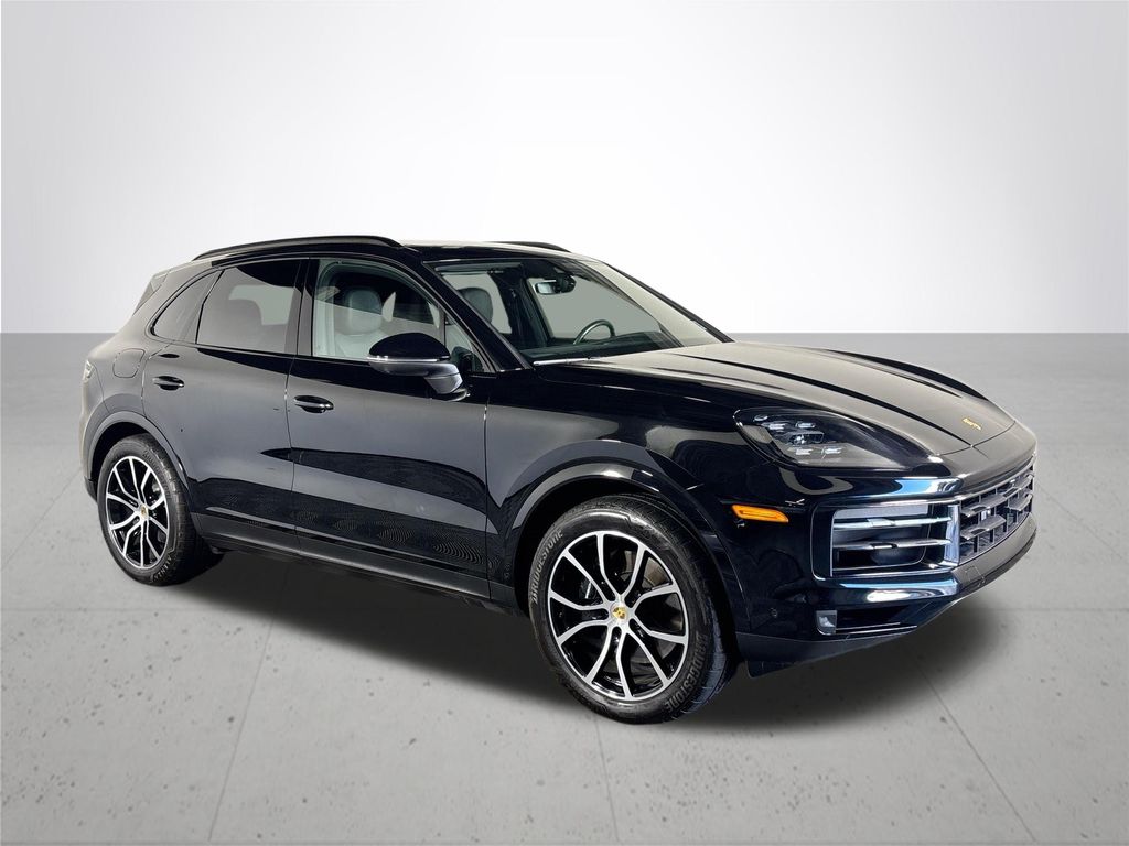 2024 Porsche Cayenne Base photo 4
