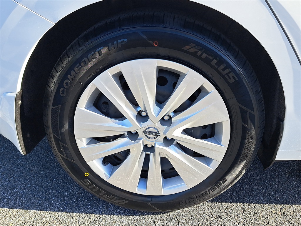 2024 Nissan Sentra S photo 8