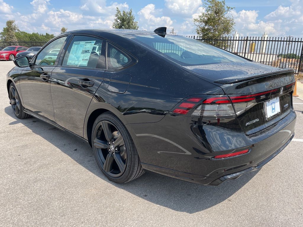 2025 Honda Accord Hybrid Sport-L photo 3