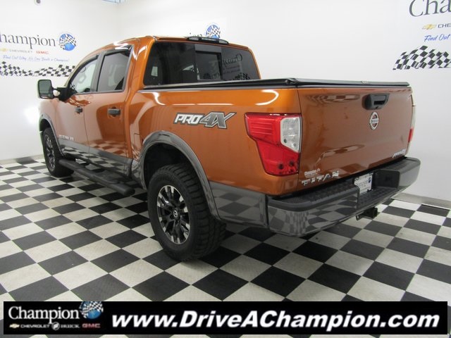 2019 Nissan Titan PRO-4X photo 9