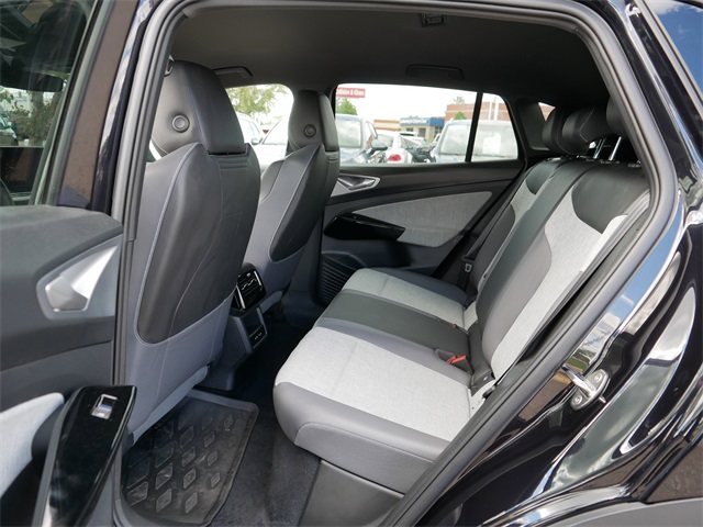 2024 Volkswagen ID.4 Standard photo 17
