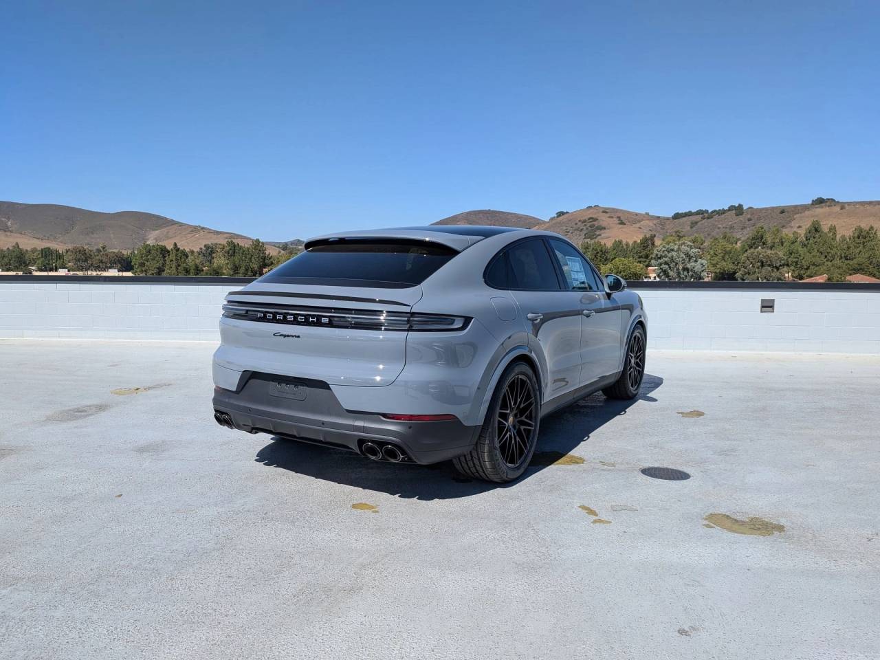2025 Porsche Cayenne Coupe Base photo 9