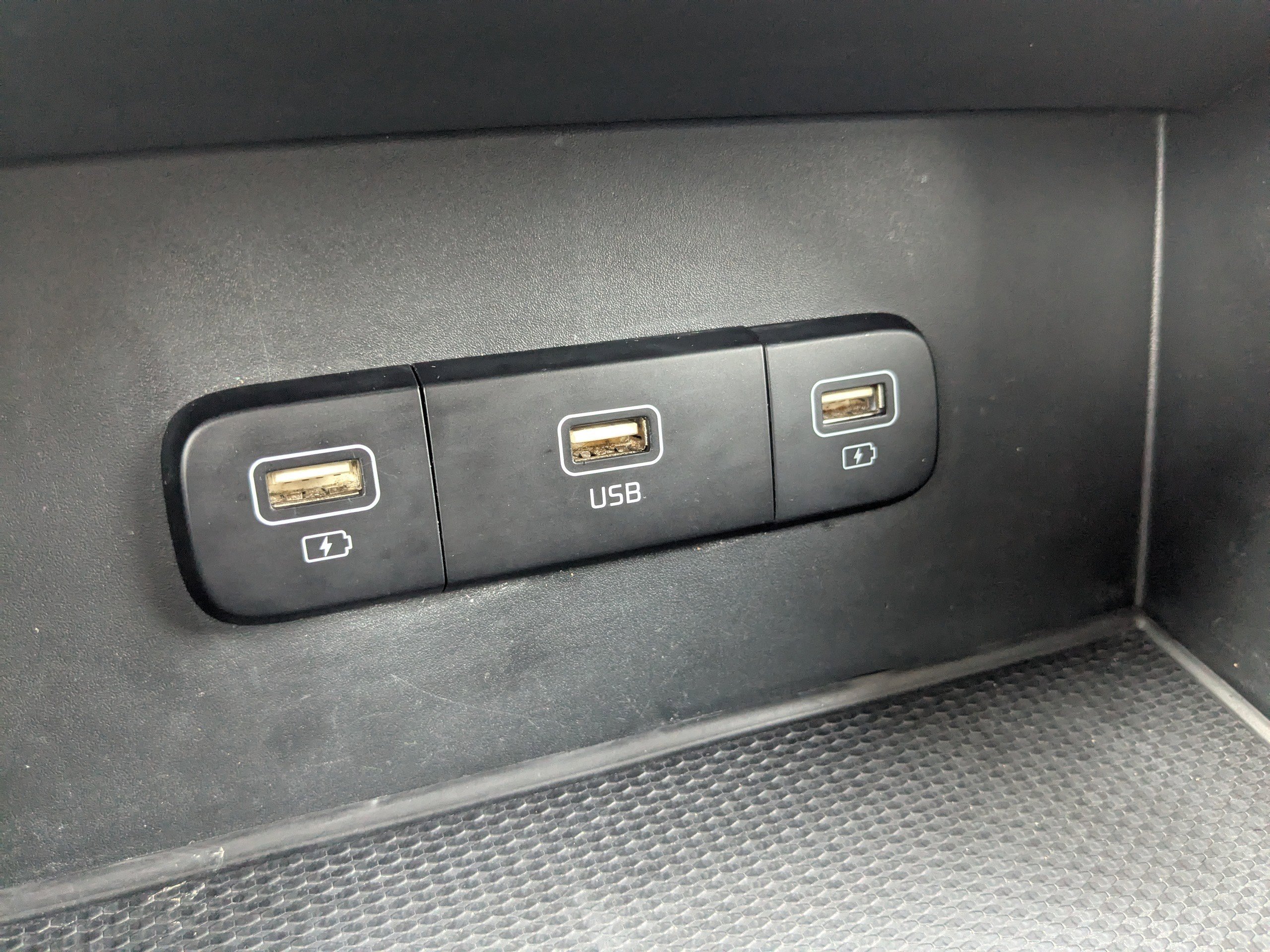 2022 Kia Carnival LXS photo 22