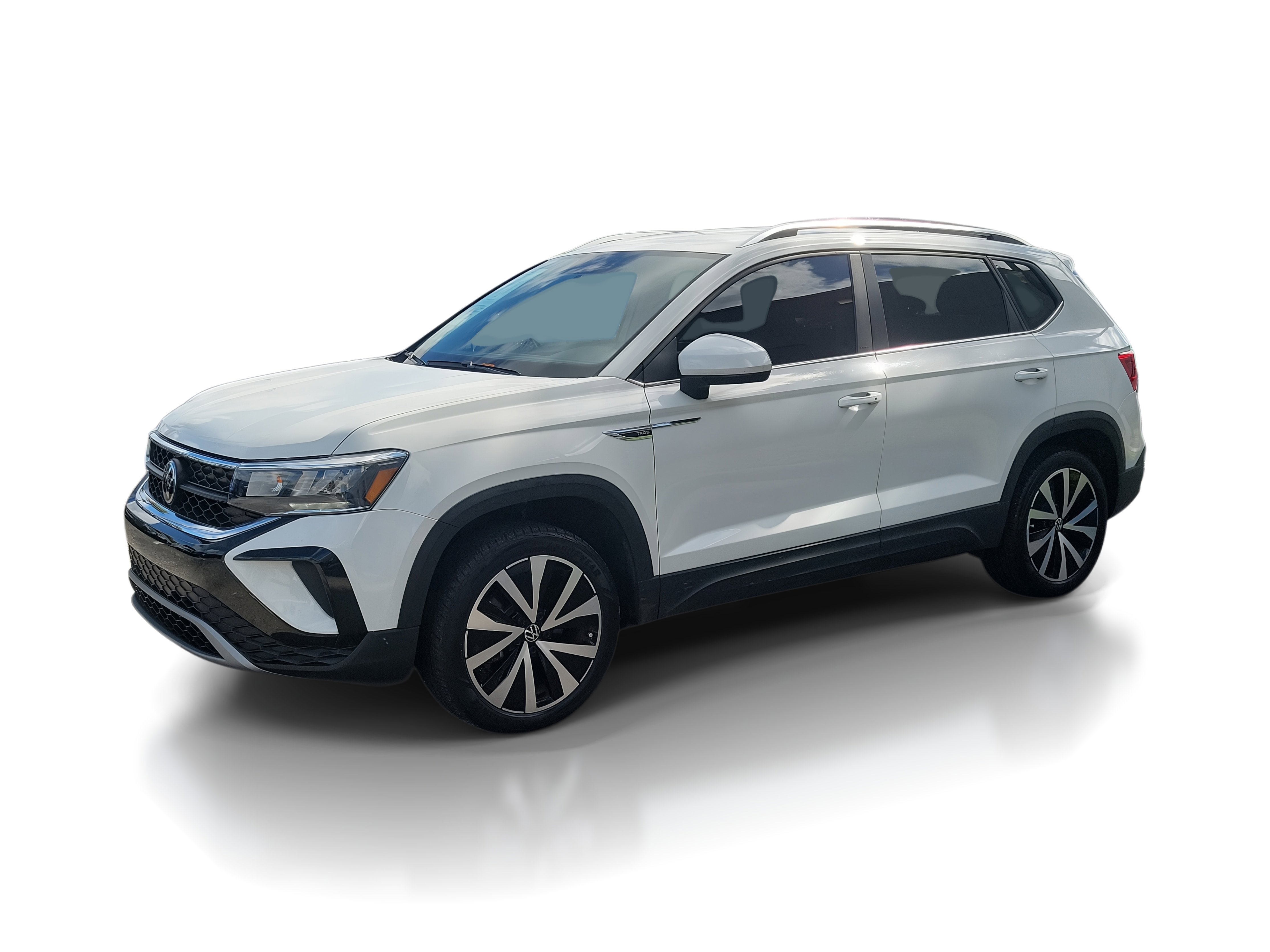 2022 Volkswagen Taos SE photo 2