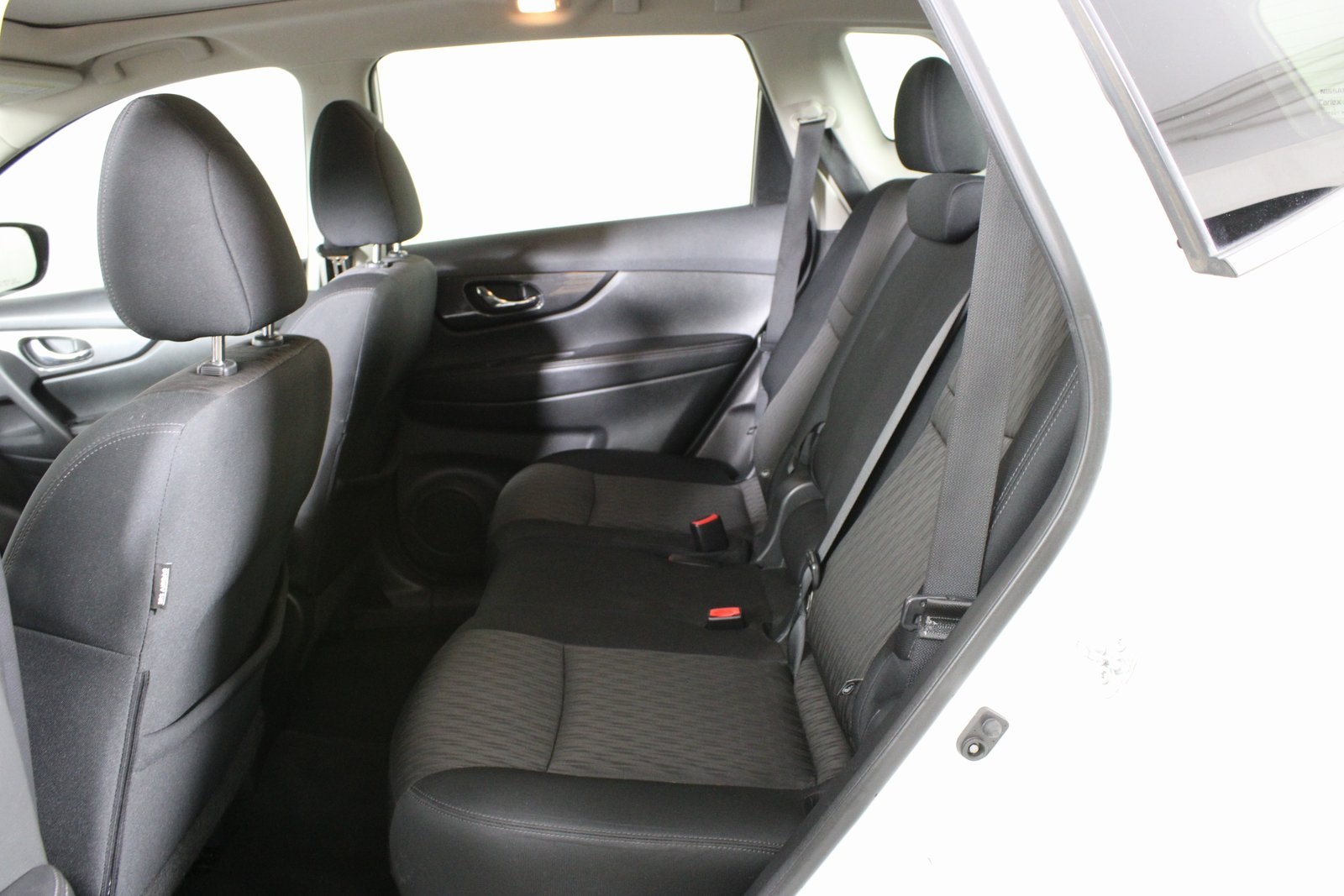 2017 Nissan Rogue SV photo 8
