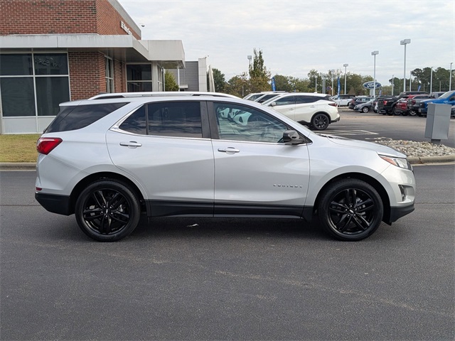 2021 Chevrolet Equinox LT photo 2