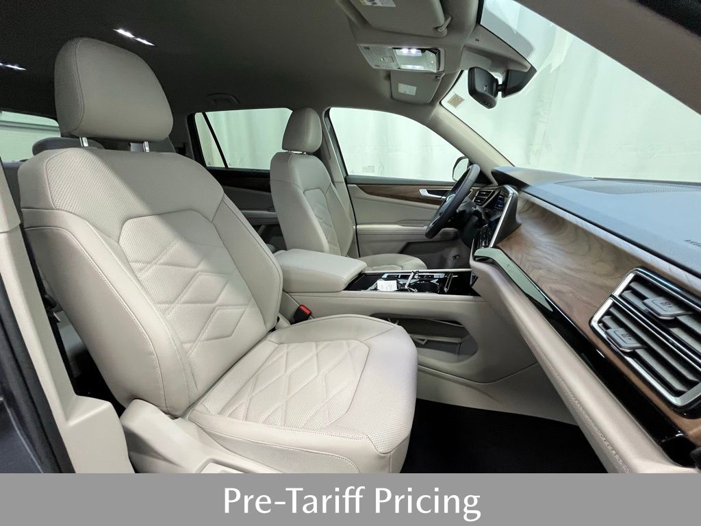 2025 Volkswagen Atlas SE Technology photo 12