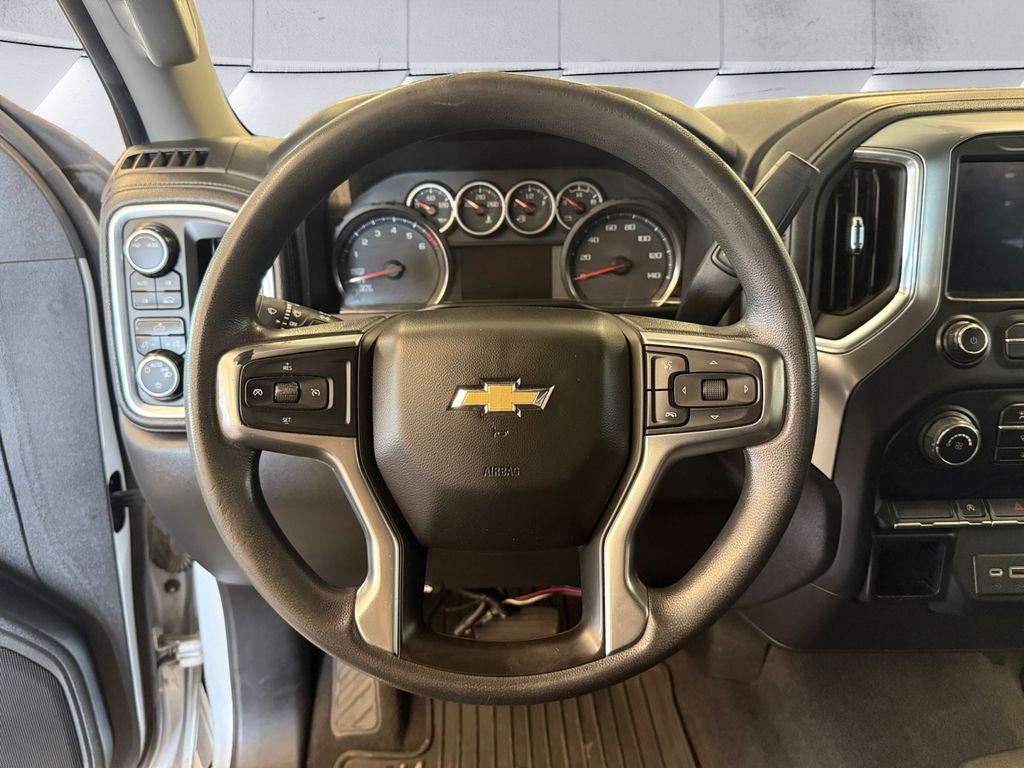 2020 Chevrolet Silverado 1500 LT photo 9