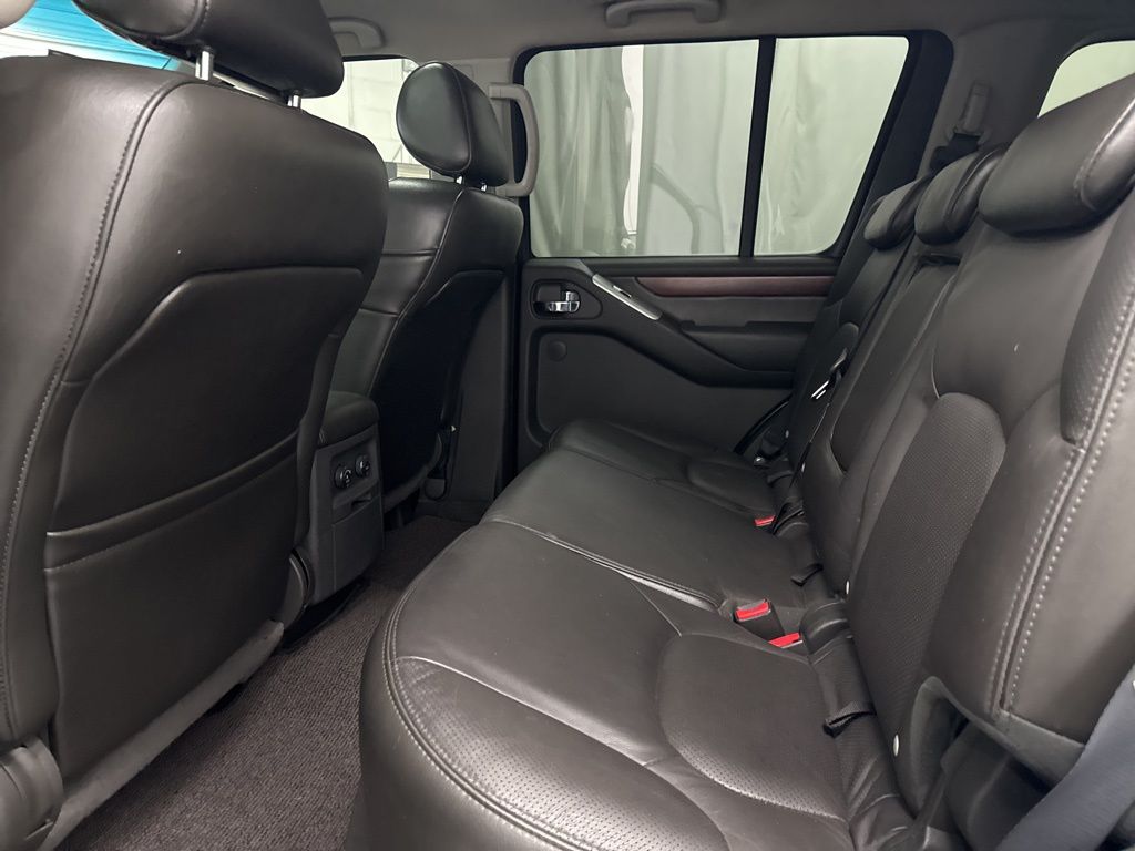 2008 Nissan Pathfinder LE photo 12