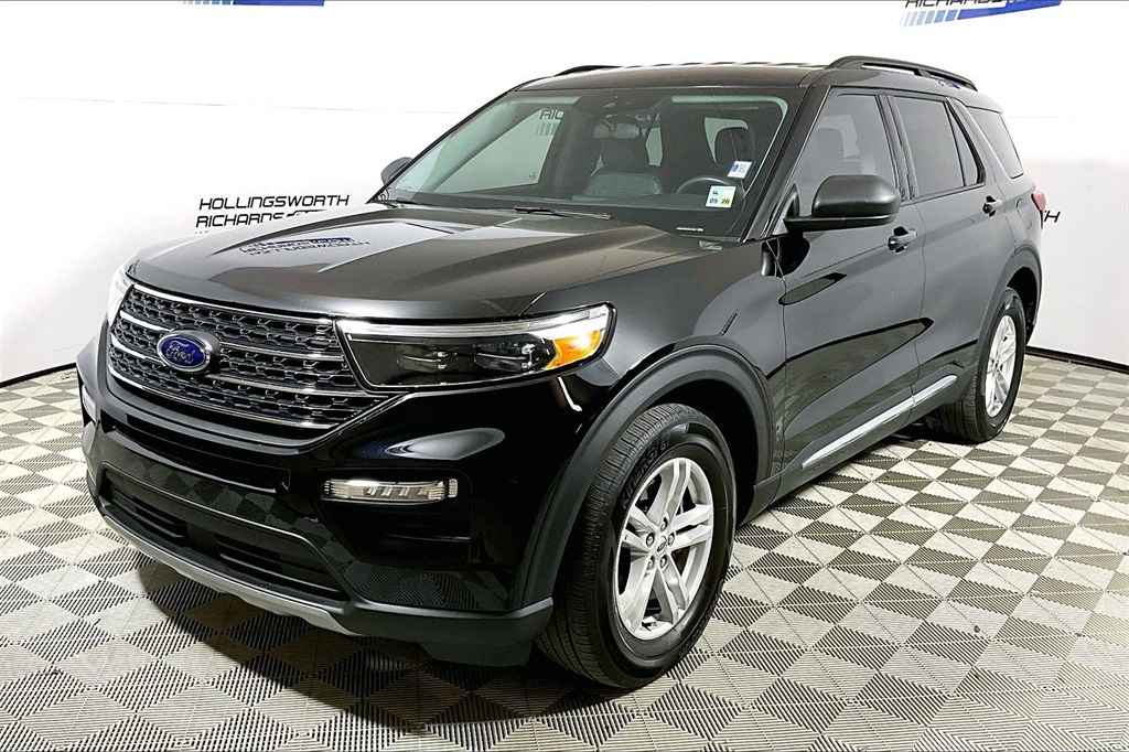 2024 Ford Explorer XLT's photo