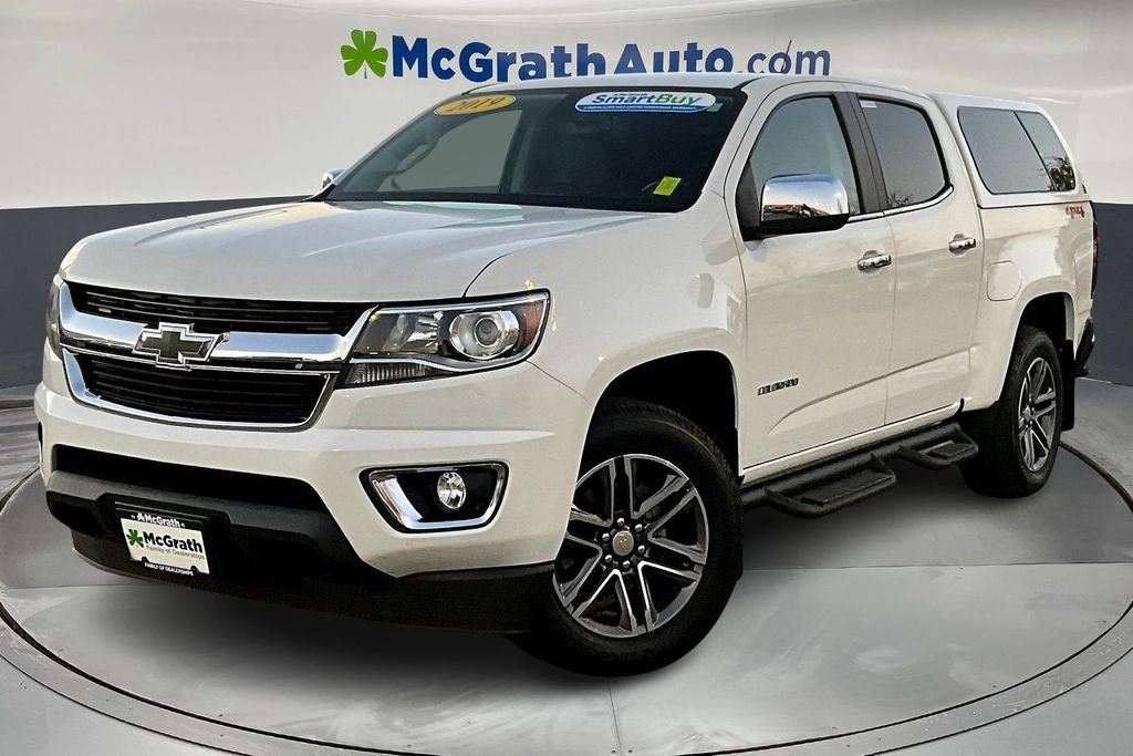 2019 Chevrolet Colorado LT photo 2
