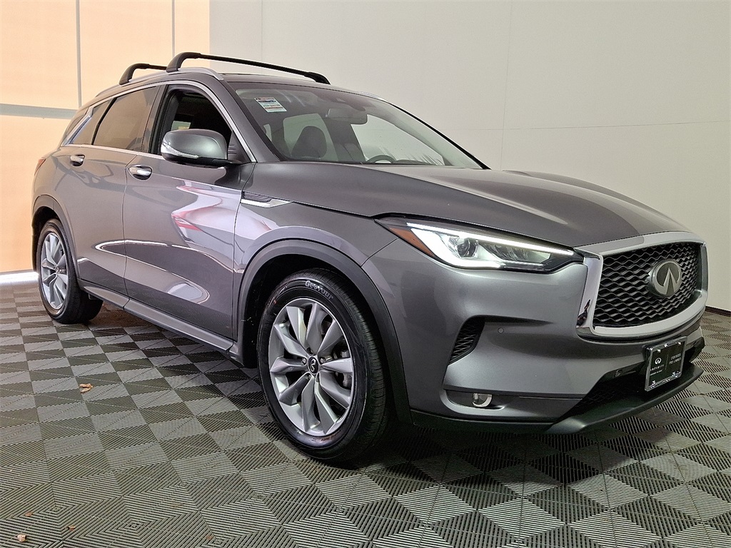 2022 Infiniti QX50 Essential photo 3