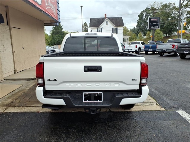2022 Toyota Tacoma SR 4x4 Double Cab photo 5