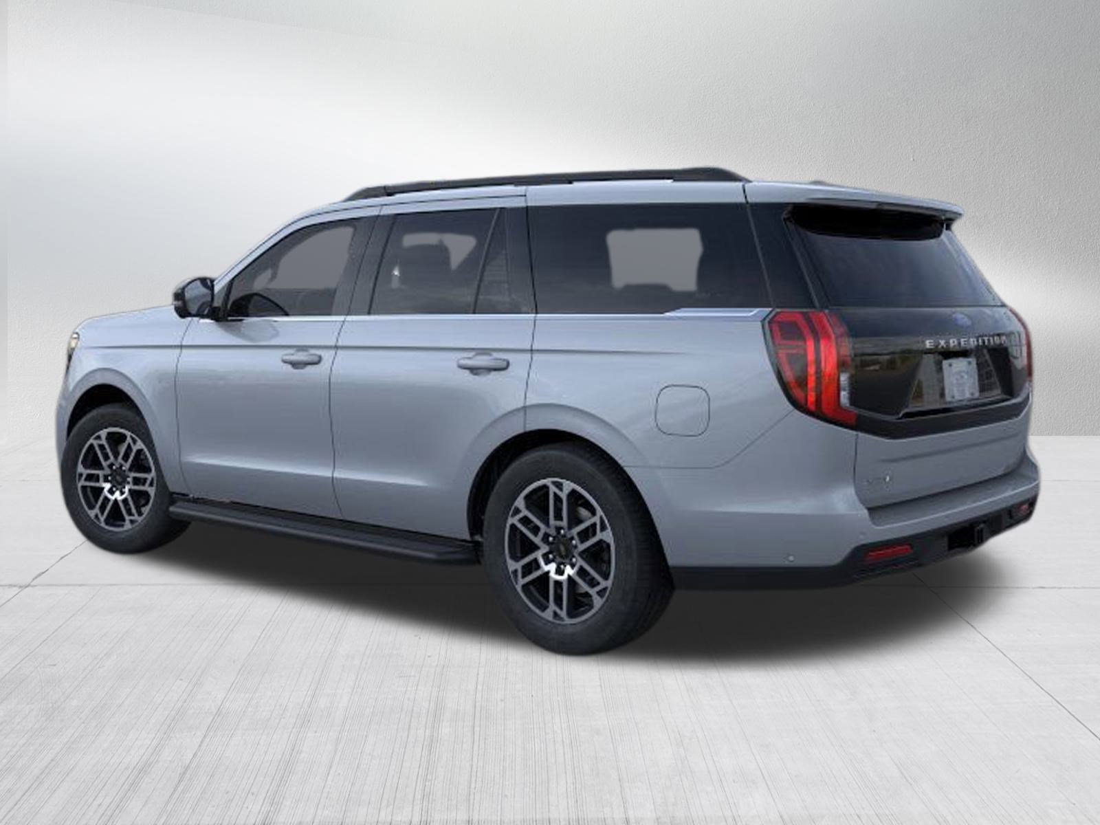 2025 Ford Expedition photo 3