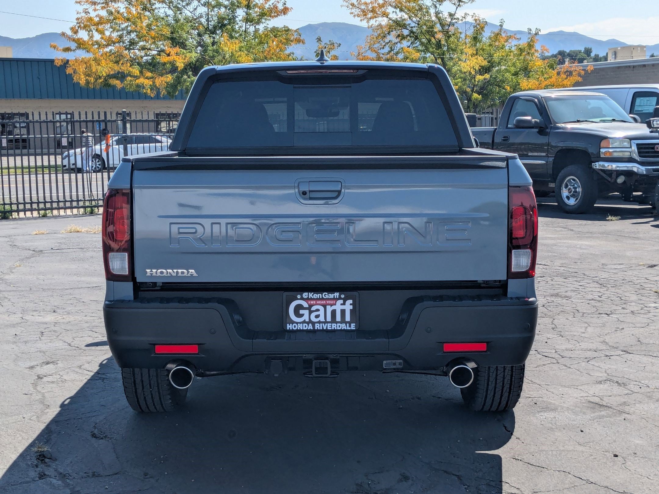 2025 Honda Ridgeline Black Edition photo 3