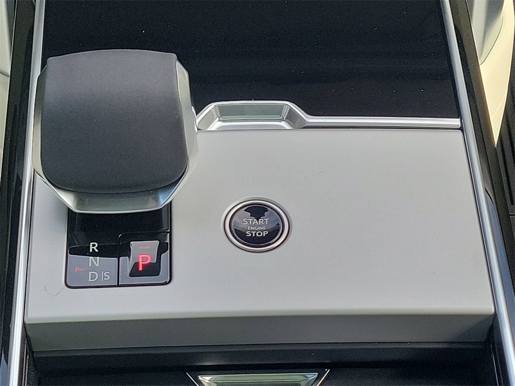 2025 Land Rover Range Rover SE photo 20