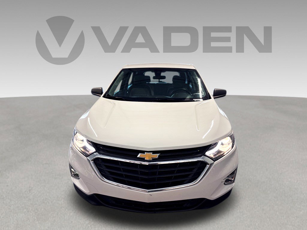 2021 Chevrolet Equinox LS photo 2