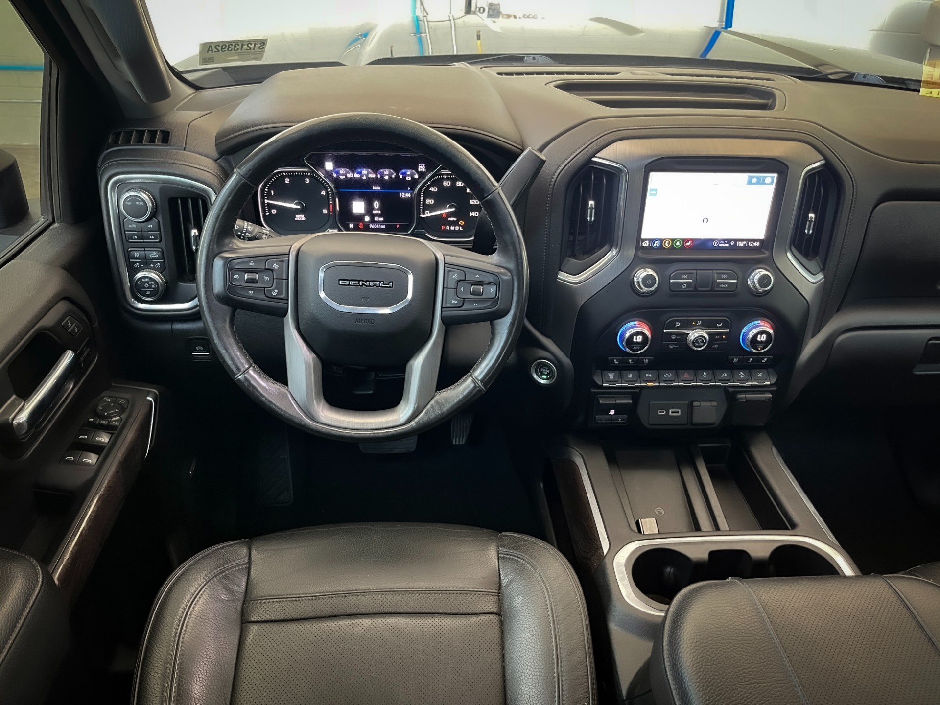 2023 Gmc Sierra 3500 Denali photo 18