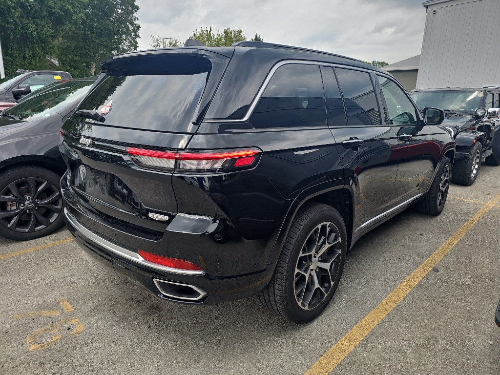 2024 Jeep Grand Cherokee Summit Reserve photo 2