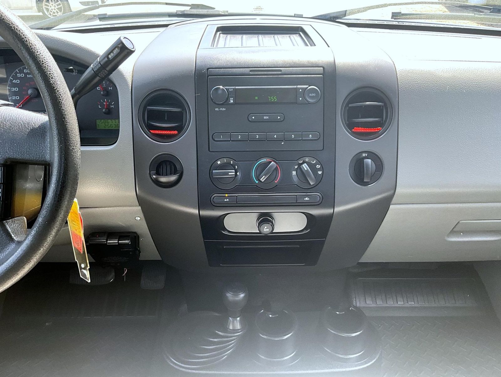 2007 Ford F-150 XL photo 12
