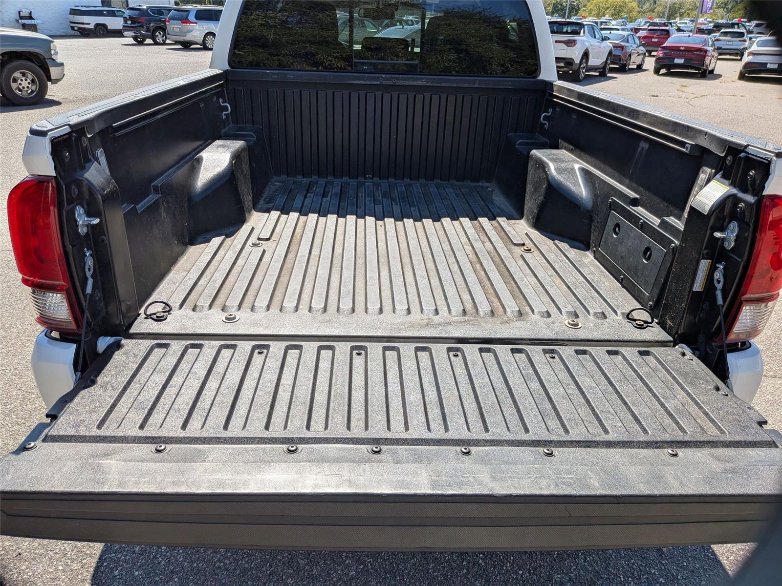 2022 Toyota Tacoma SR5 Double Cab V6 photo 29