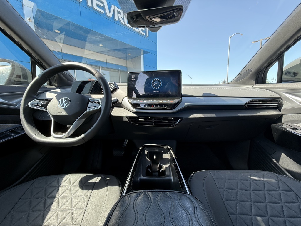 2023 Volkswagen ID.4 Pro photo 11