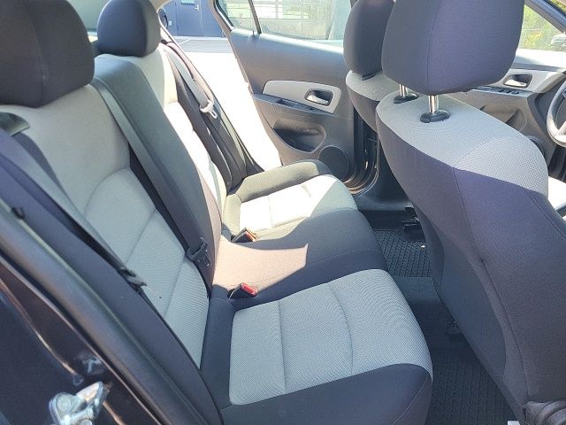 2015 Chevrolet Cruze LS photo 10