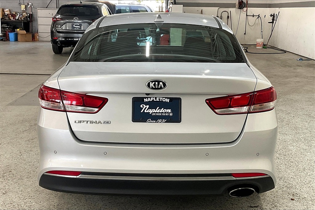 2018 Kia Optima LX photo 3