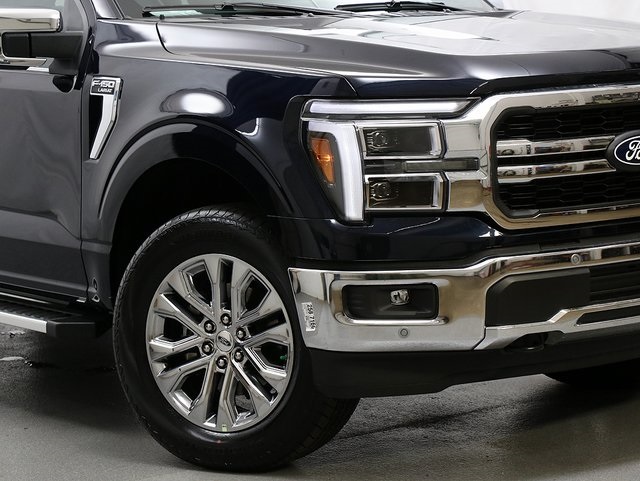2025 Ford F-150 Lariat photo 3