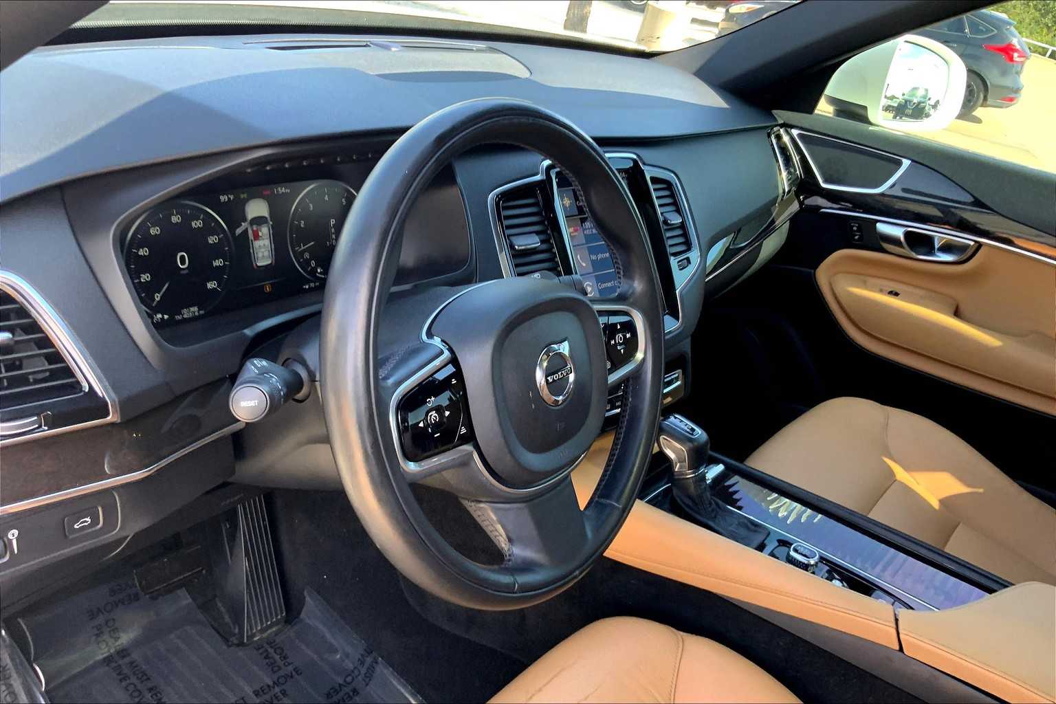2018 Volvo XC90 Momentum photo 15