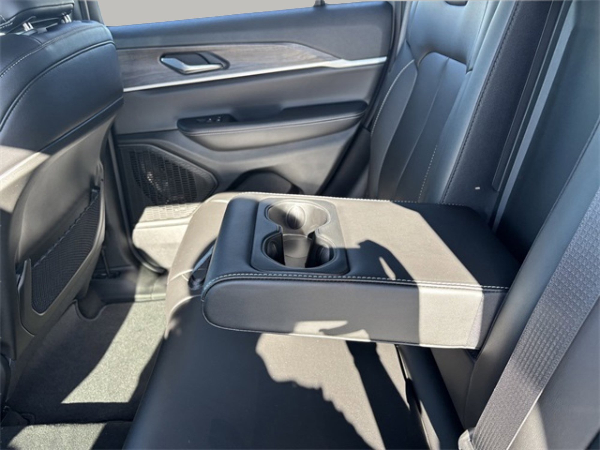 2025 Jeep Grand Cherokee Limited photo 27