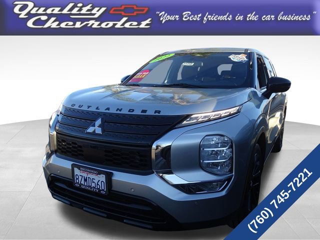 2022 Mitsubishi Outlander Black Edition's photo