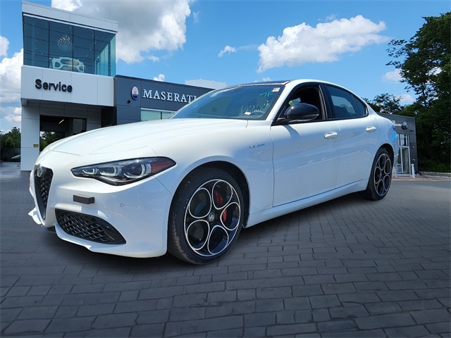 2024 Alfa Romeo Giulia Ti photo 2