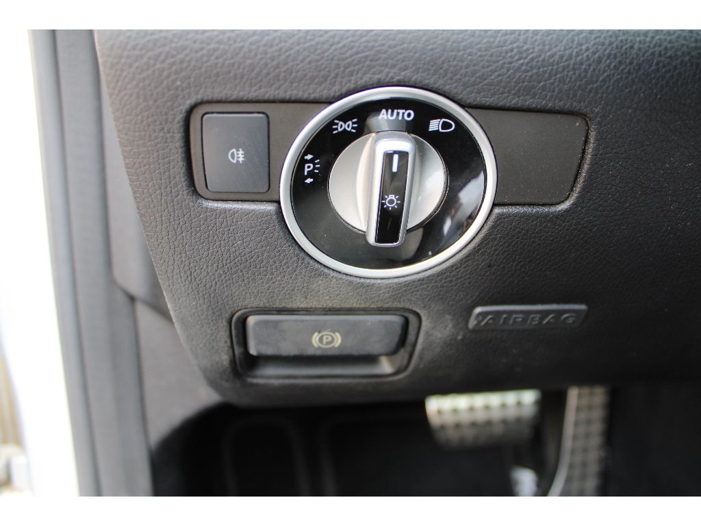 2013 Mercedes Benz SLK 250 photo 14