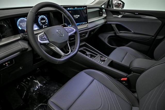 2025 Volkswagen Tiguan SE photo 6