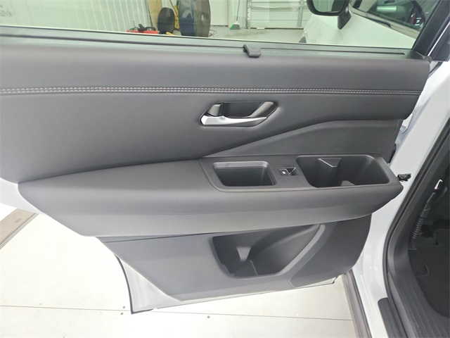 2025 Nissan Pathfinder Platinum photo 31