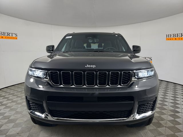 2025 Jeep Grand Cherokee Laredo X photo 2