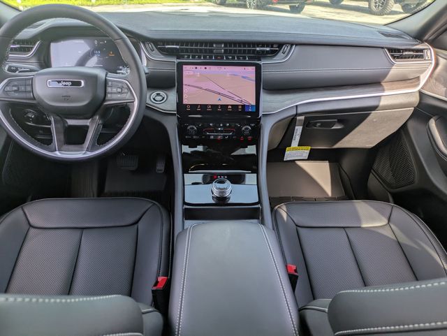 2025 Jeep Grand Cherokee Limited photo 23