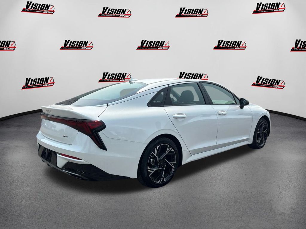 2025 Kia K5 GT-Line photo 4