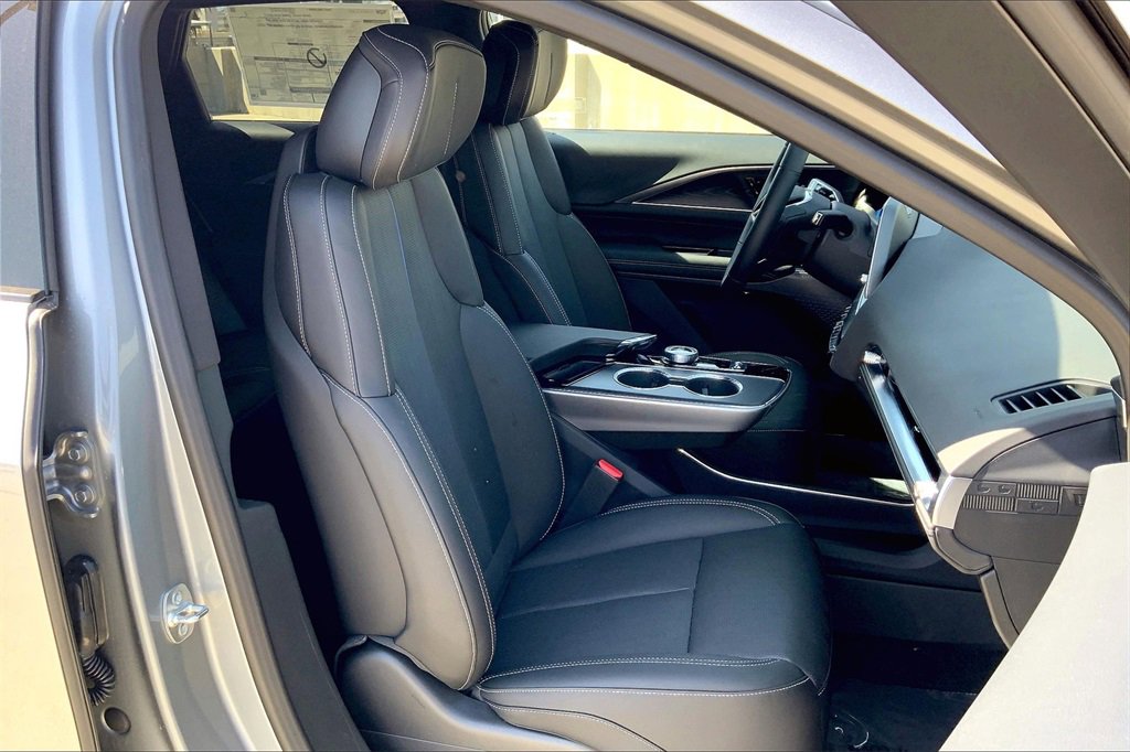 2025 Cadillac Lyriq Luxury photo 30