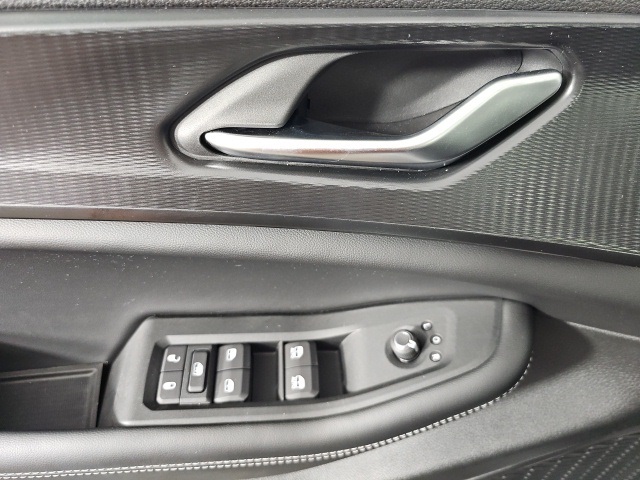 2025 Jeep Grand Cherokee Laredo Altitude photo 12