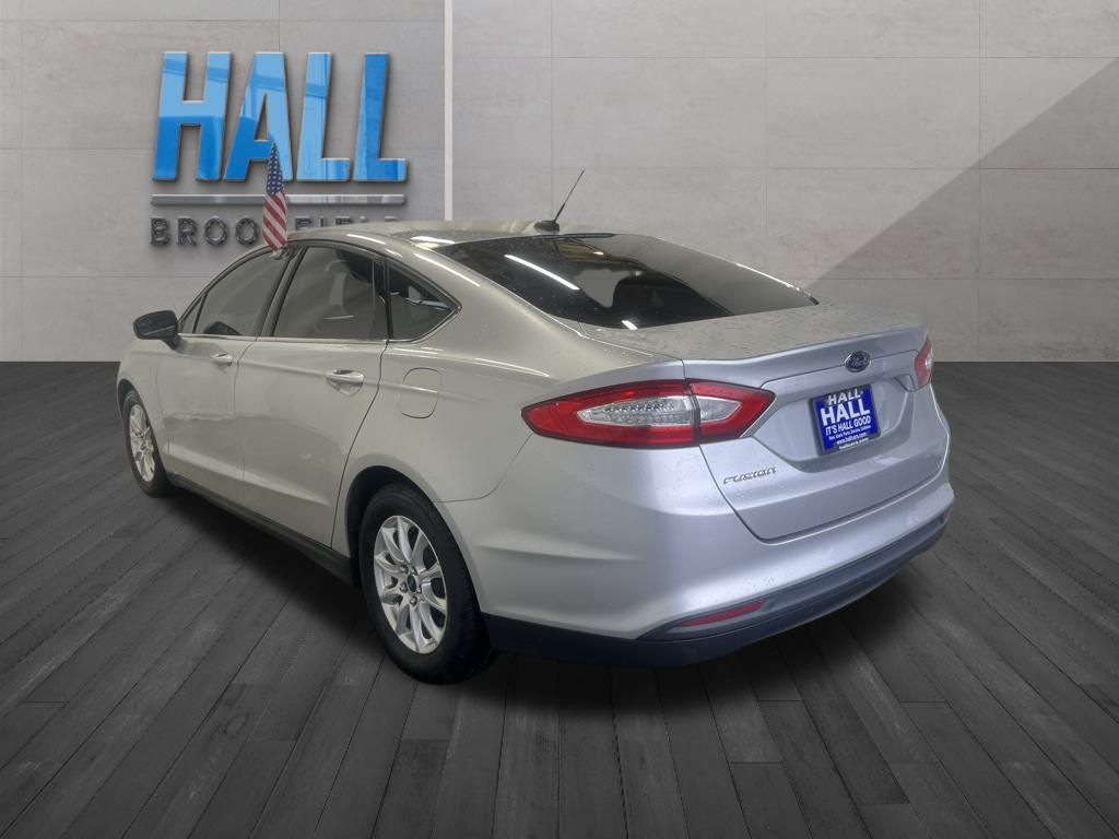 2016 Ford Fusion S photo 3