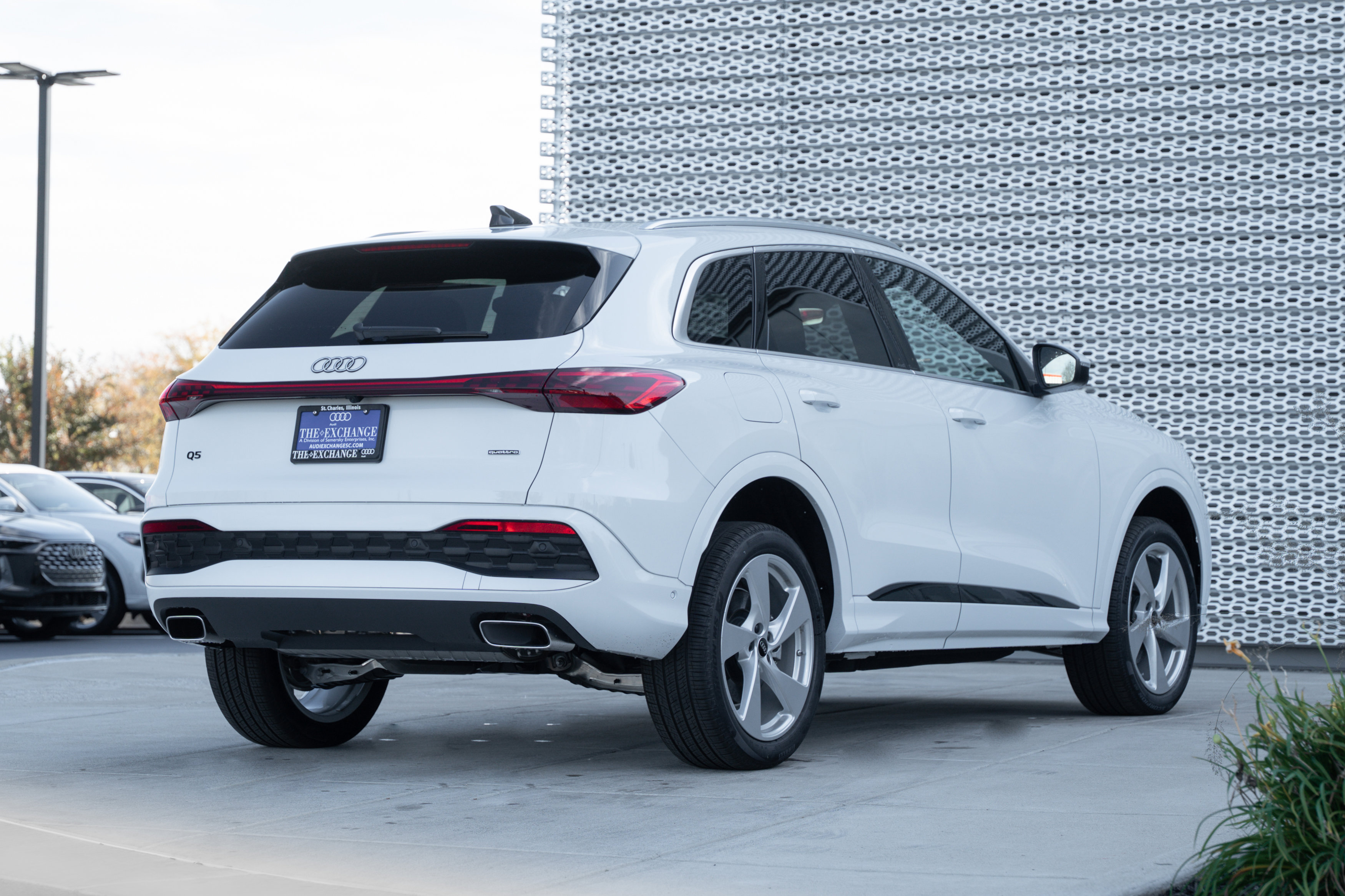 2025 Audi Q5 Premium Plus photo 2