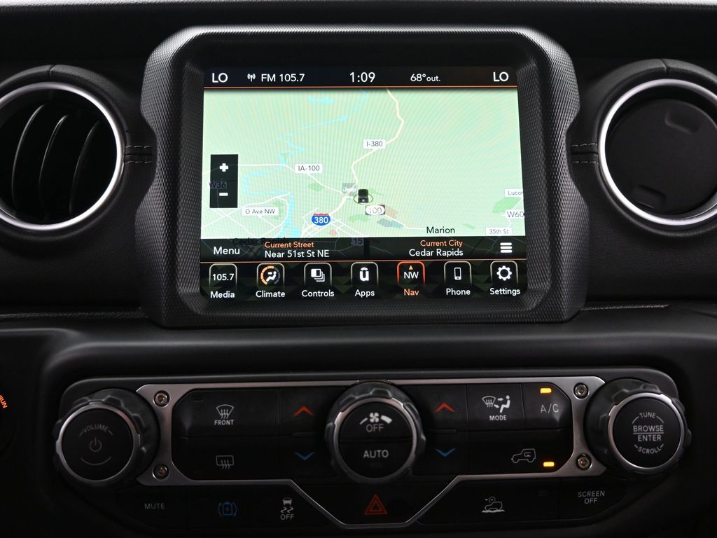 2023 Jeep Wrangler Sahara 4xe photo 13