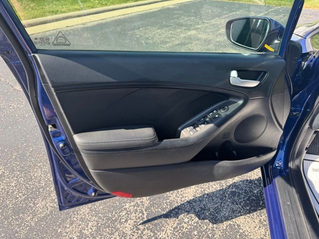 2017 Kia Forte LX Base photo 14